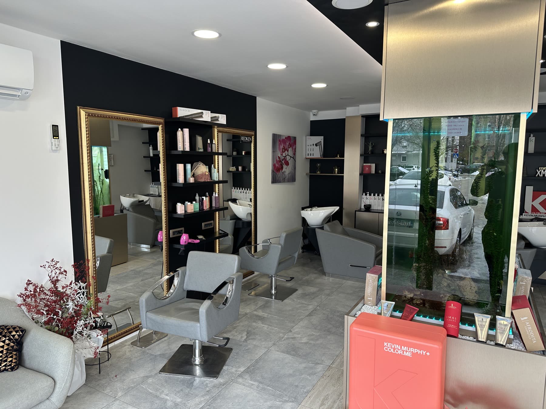 Hair by Marie salon interijer